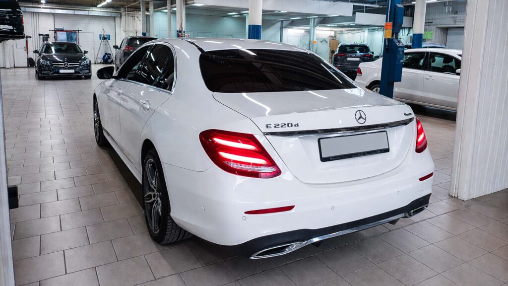 Mercedes E 220d W213 приехал на ТО-В в специализированный сервис