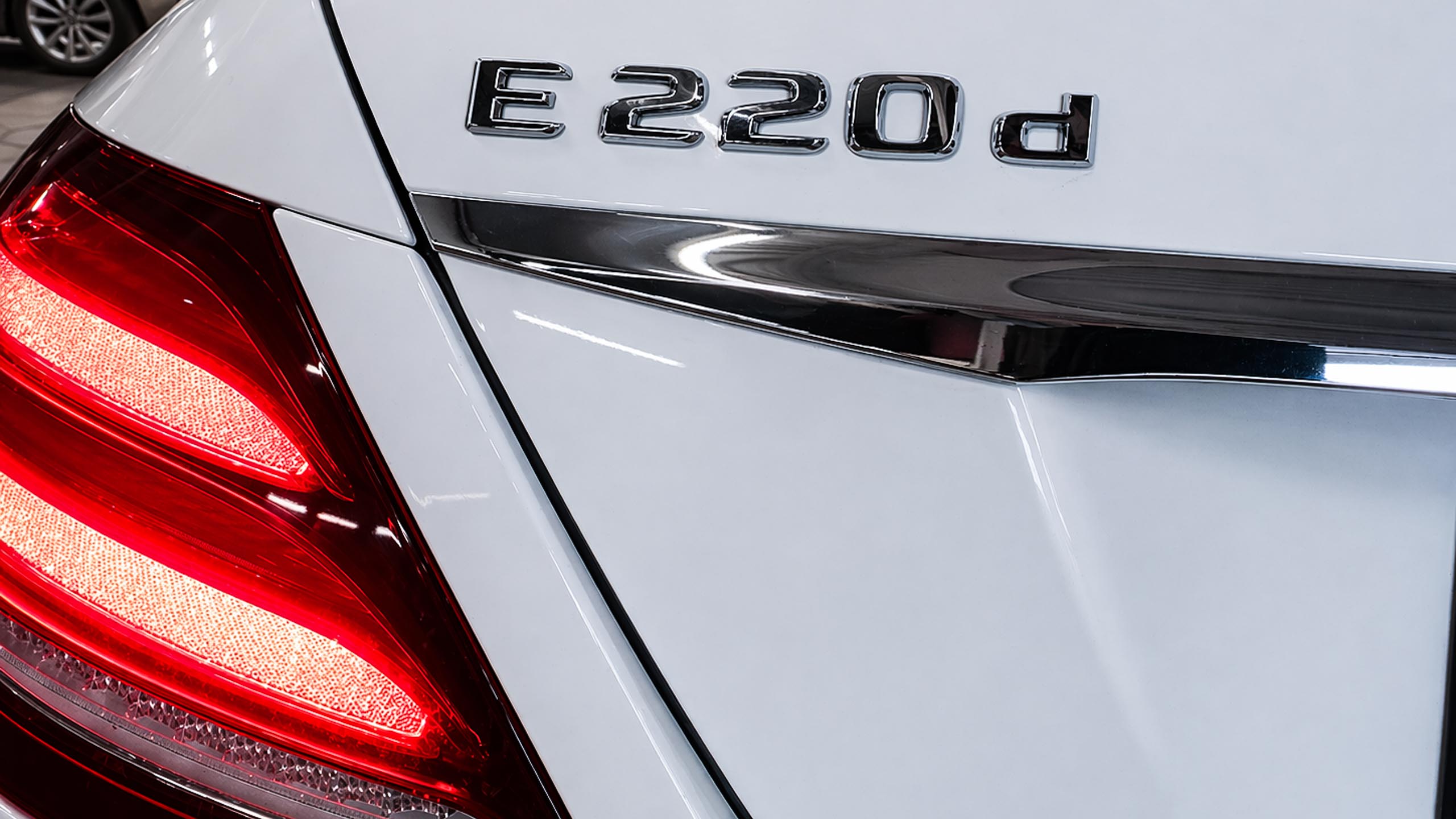 Mercedes E 220d 4MATIC W213 шильдик модели