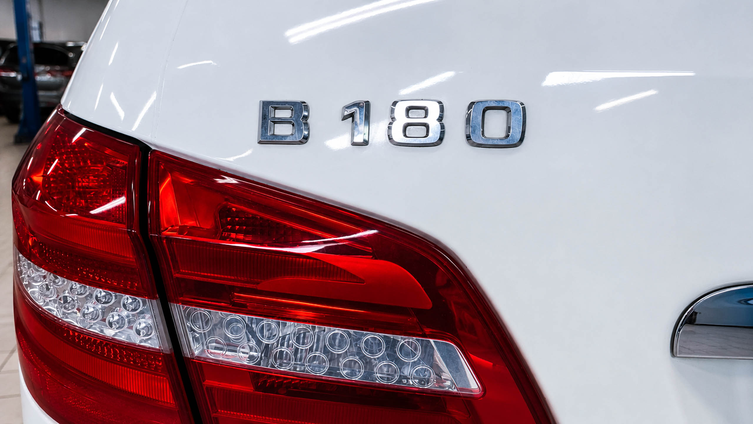 Mercedes B 180 W246 шильдик модели