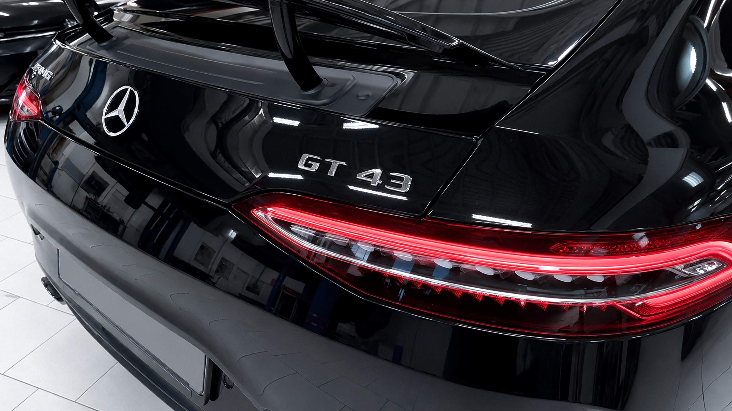 Mercedes GT 43 AMG X290 шильдик модели