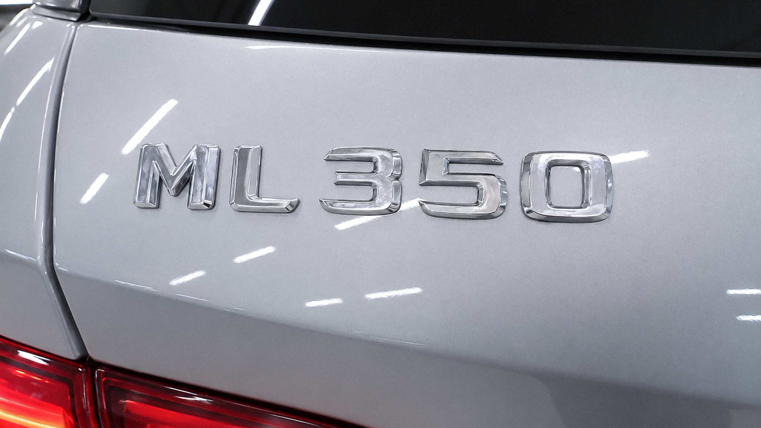 Mercedes ML 350 BlueTEC W166 шильдик модели