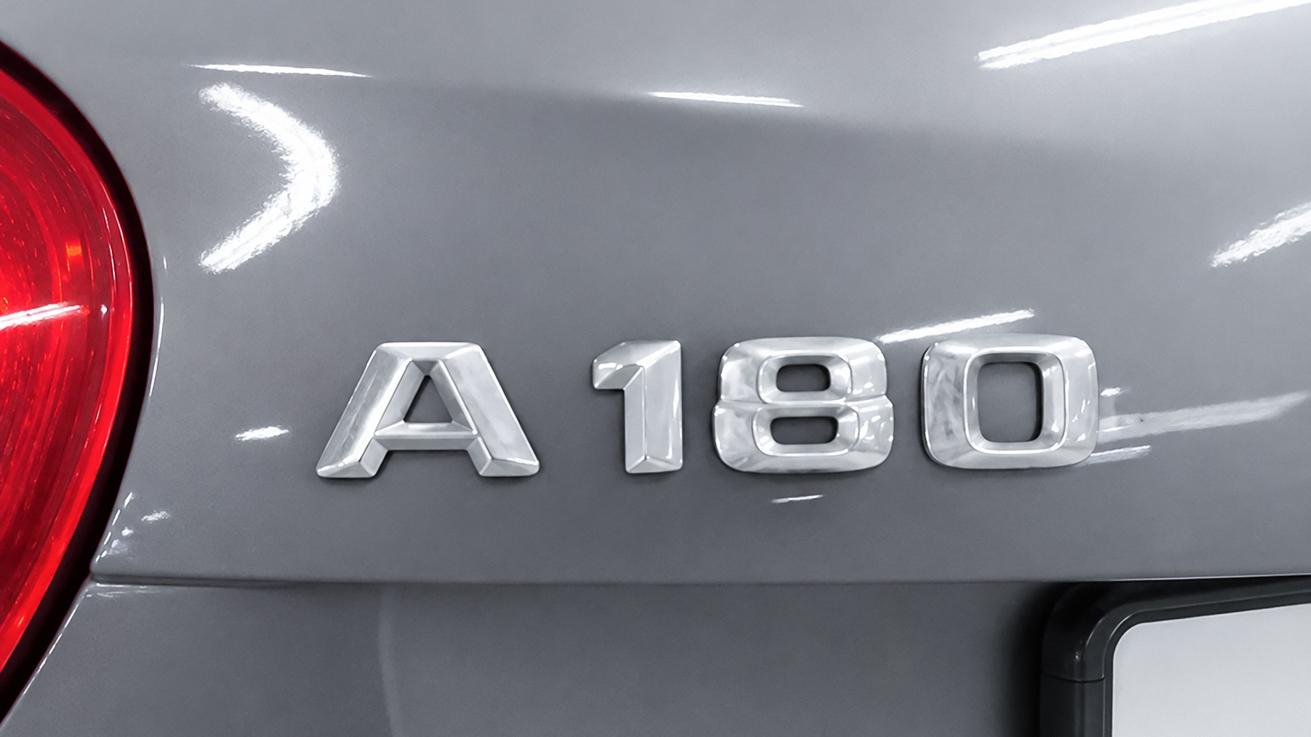 Mercedes A 180 W176 шильдик модели