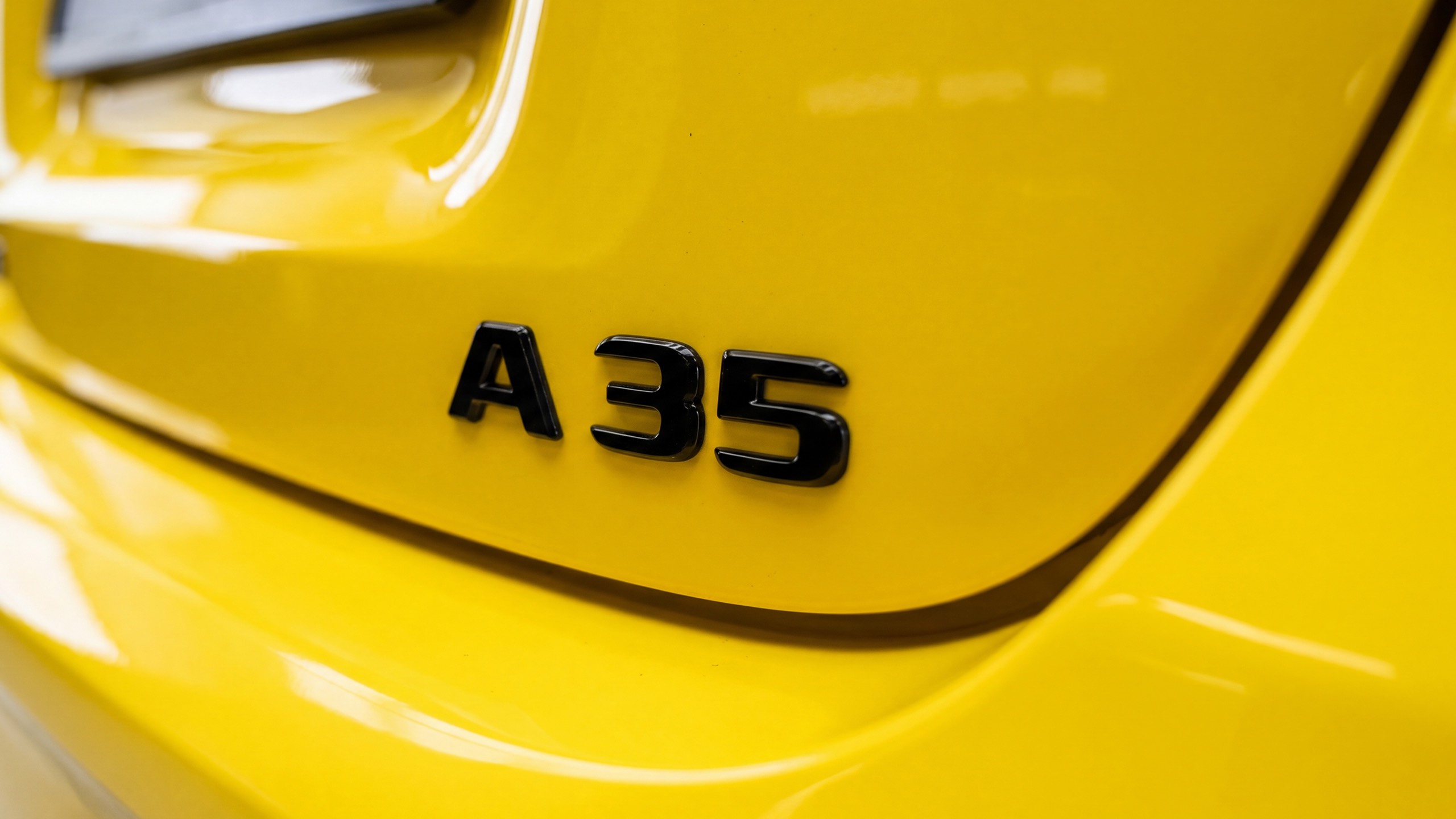 Mercedes-AMG A 35 4MATIC W177 шильдик модели