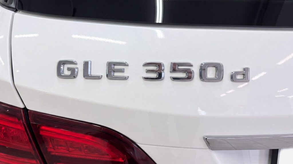 Mercedes GLE 350d W166 шильдик модели