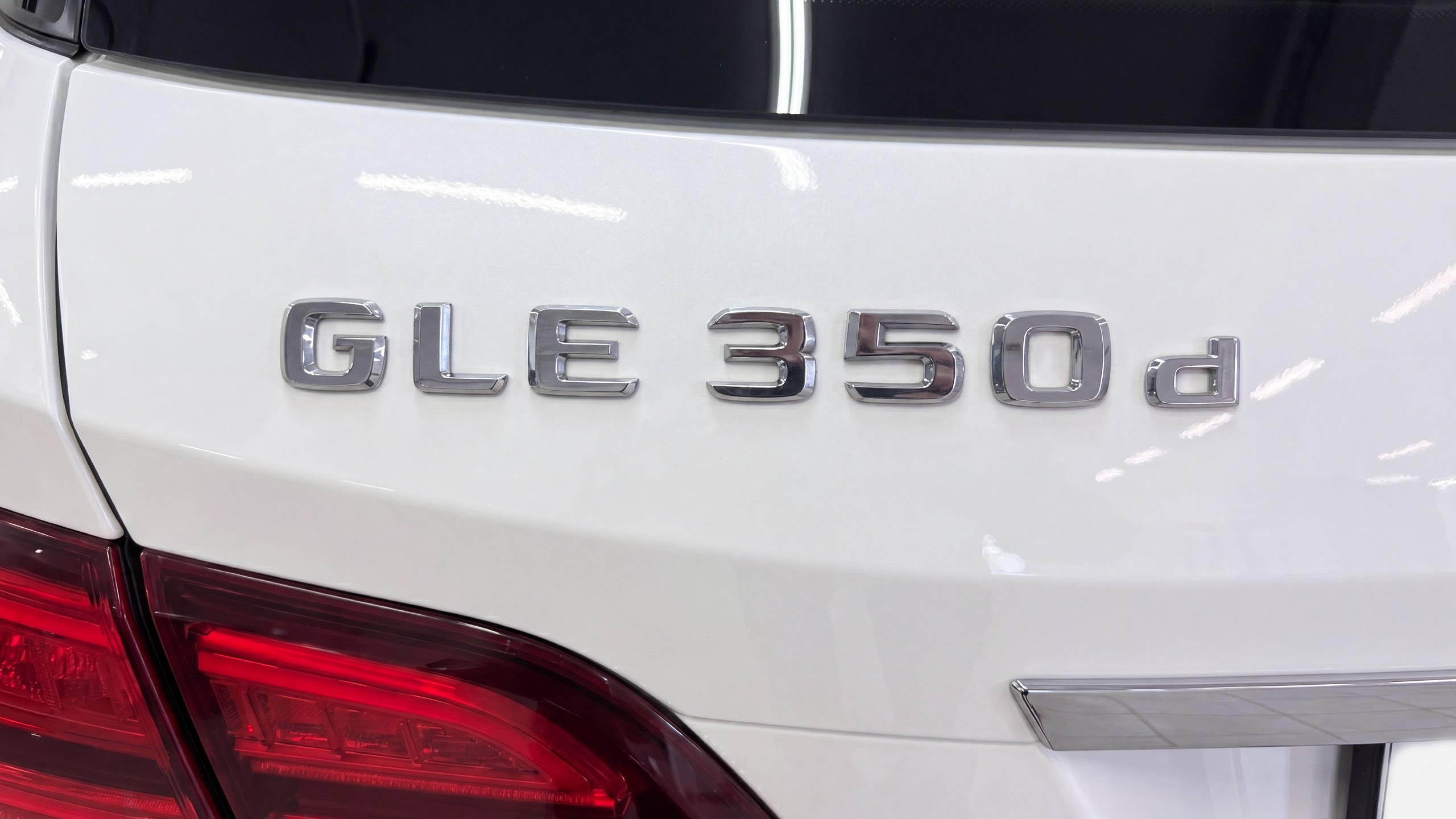 Mercedes GLE 350d W166 шильдик модели