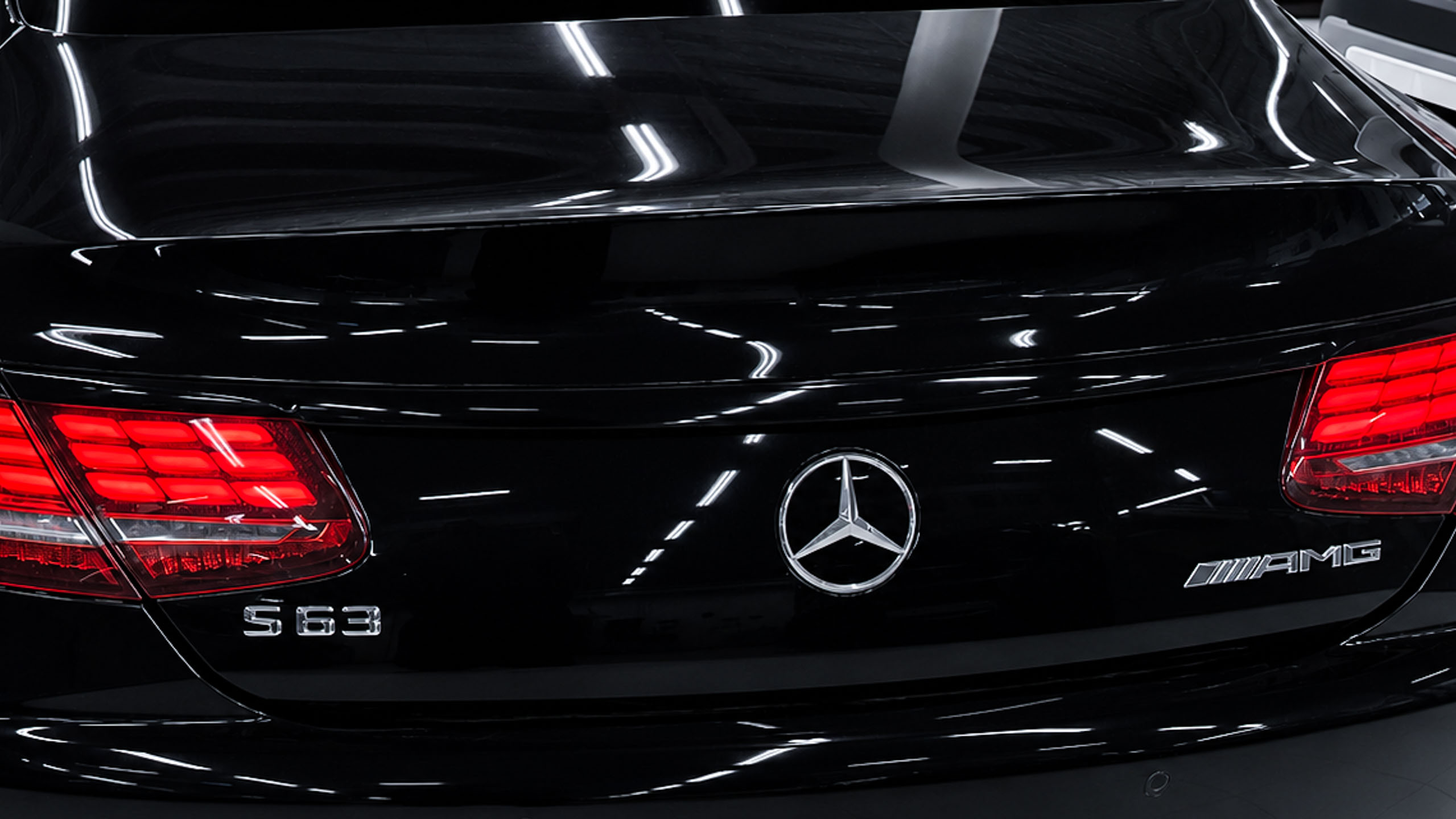 Mercedes S Coupe 63 AMG S 4MATIC шильдик модели