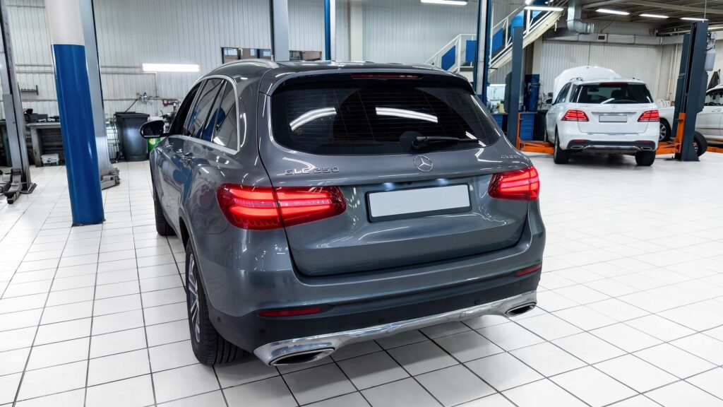 GLC 250 на замене масла в двигателе M274 в Юнион Моторс