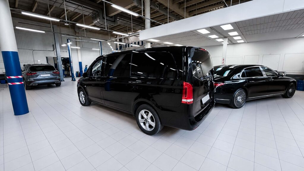 Mercedes V 200d W447 на обслуживании задних тормозов в Юнион Моторс