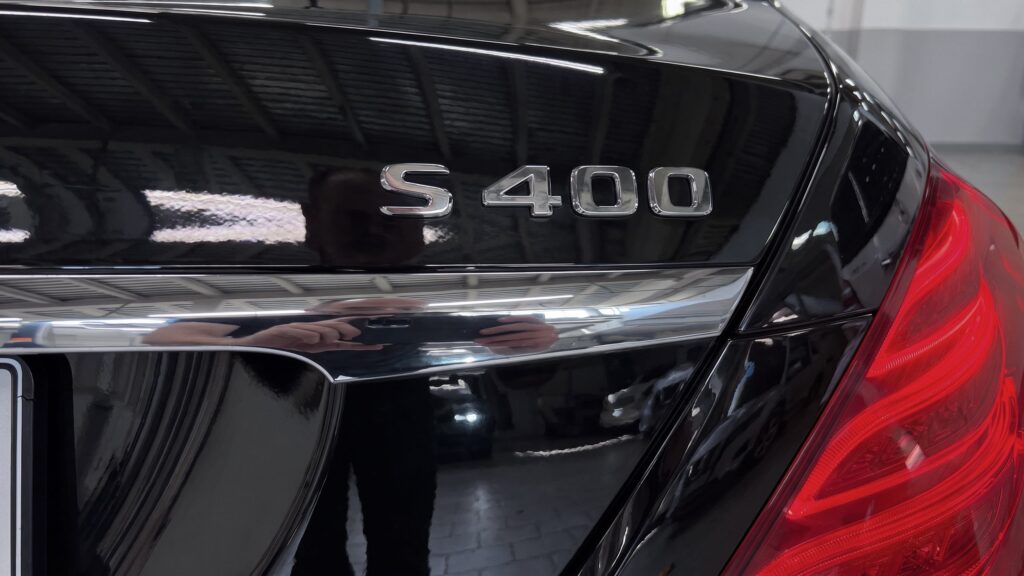 Mercedes S 400 4MATIC W222 шильдик модели