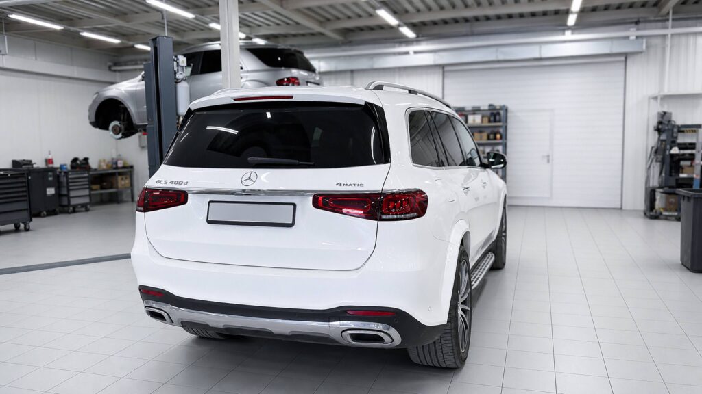 GLS 400d X167 на замене клапанной крышки в Юнион Моторс