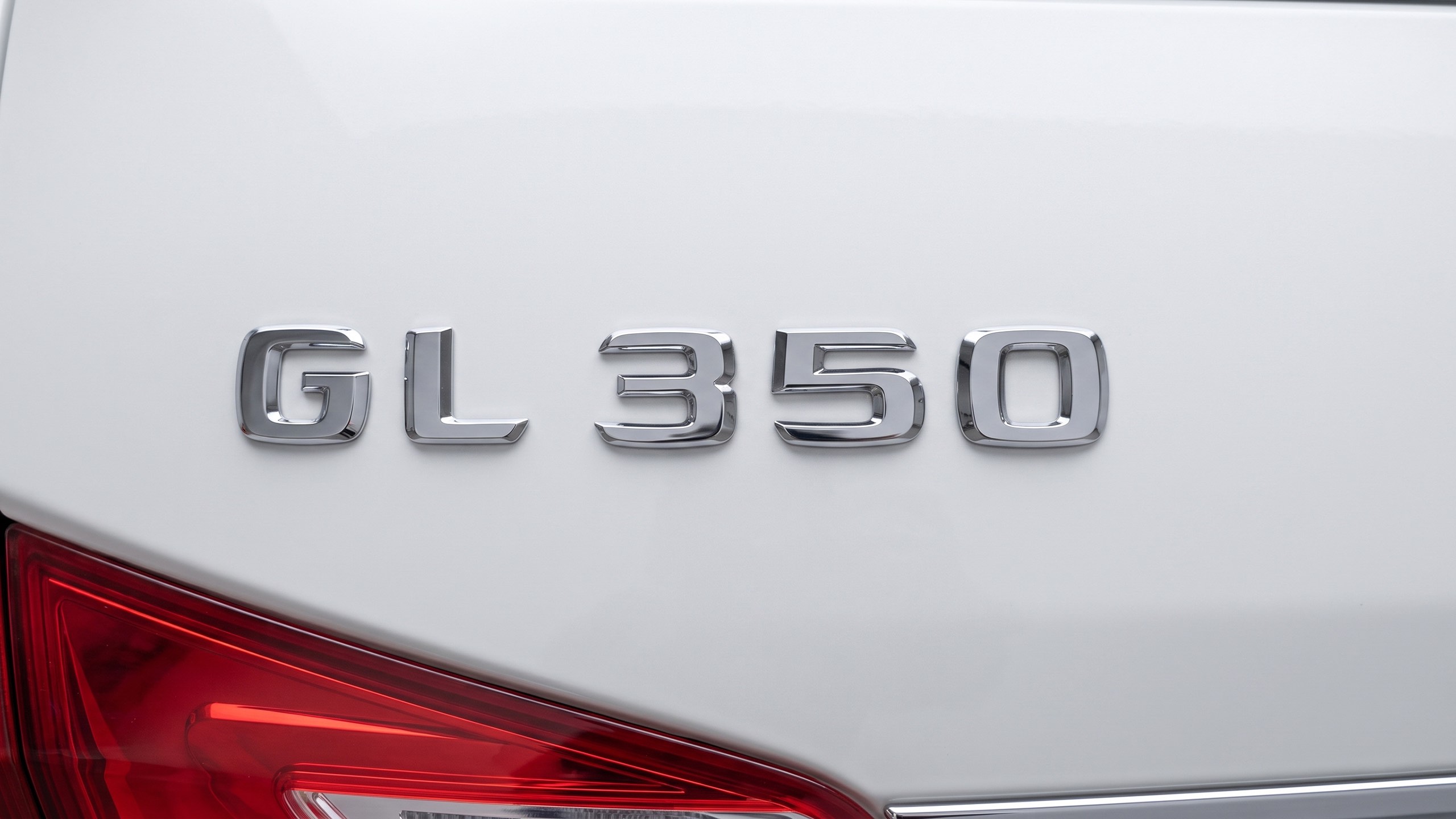 Mercedes GL 350d 4MATIC X166 шильдик модели