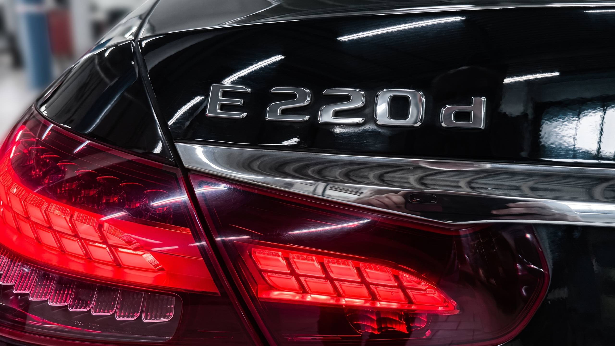 Mercedes E 220d W213 шильдик модели