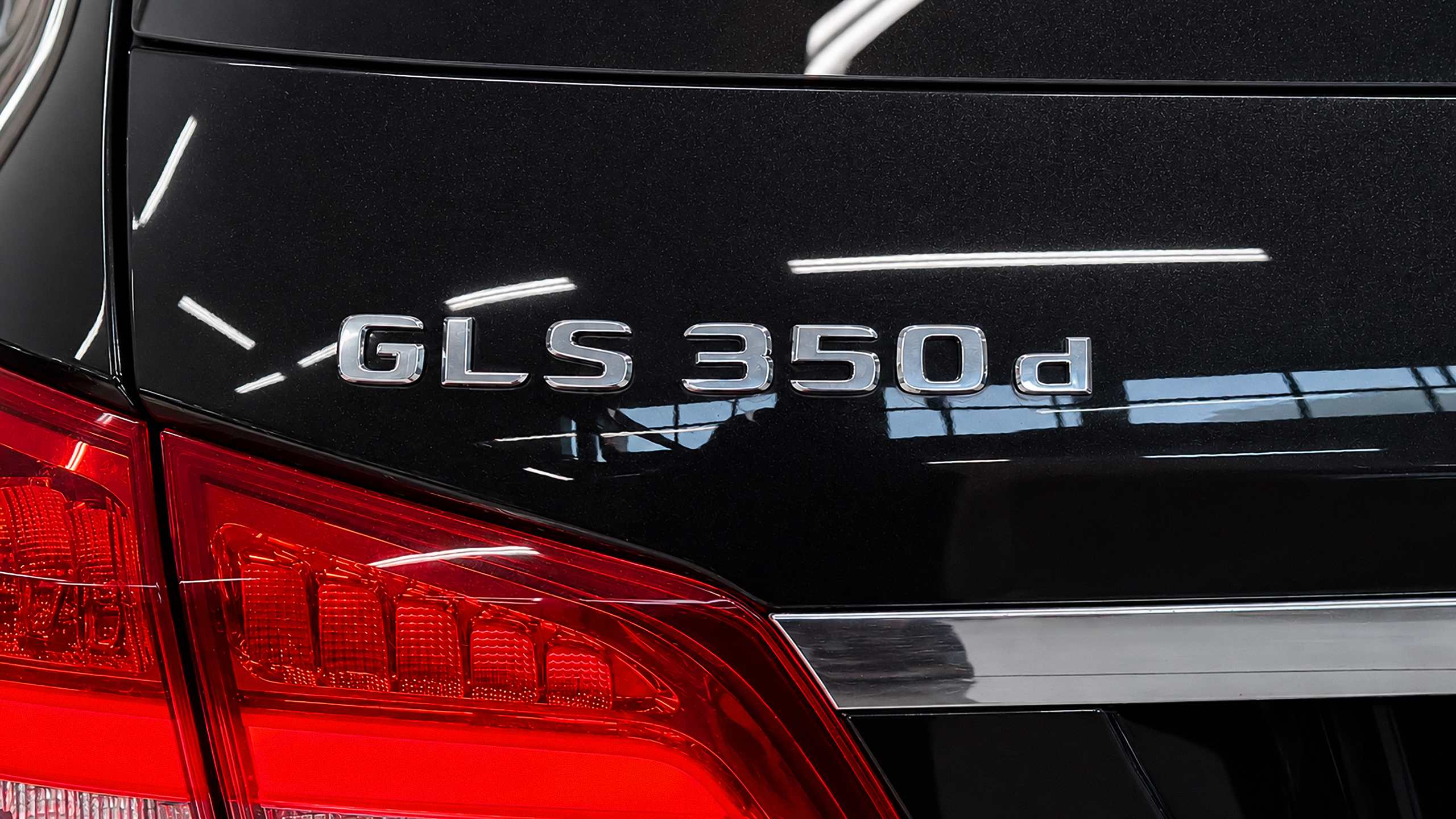 Mercedes-Benz GLS 350d 4MATIC X166 шильдик модели