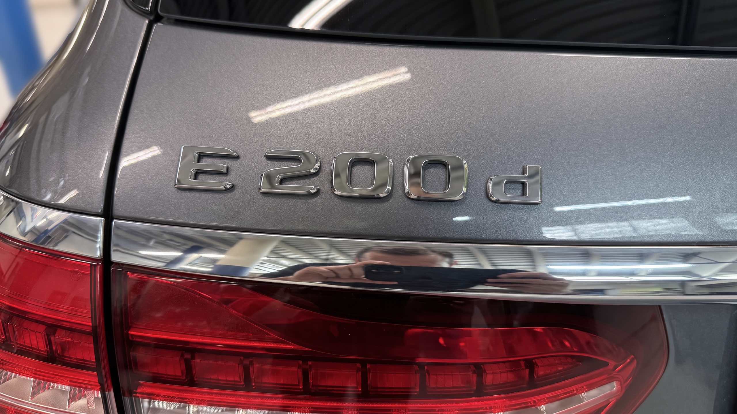 Mercedes E 200d W213 шильдик модели