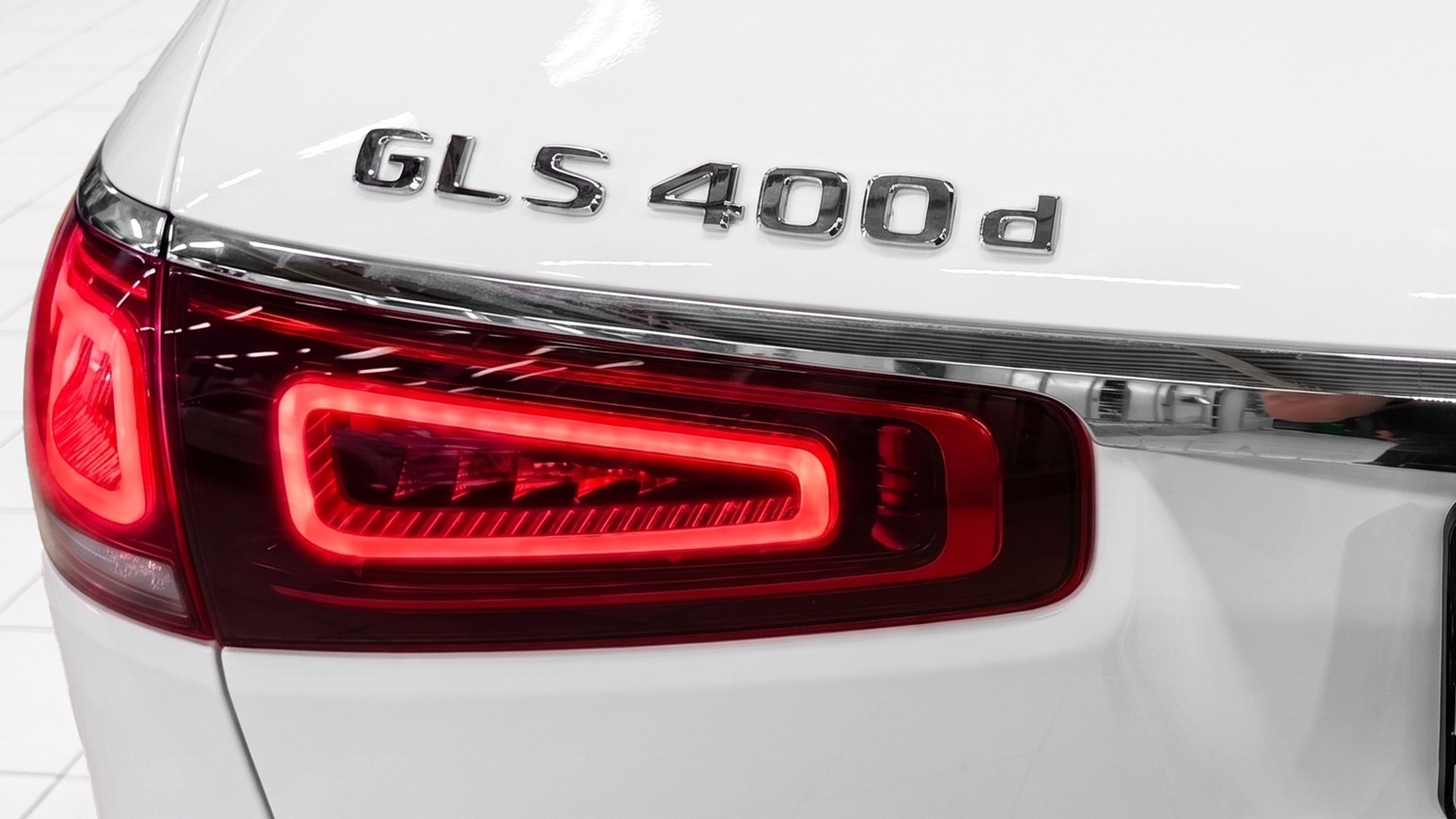 Mercedes GLS 400d X167 шильдик модели