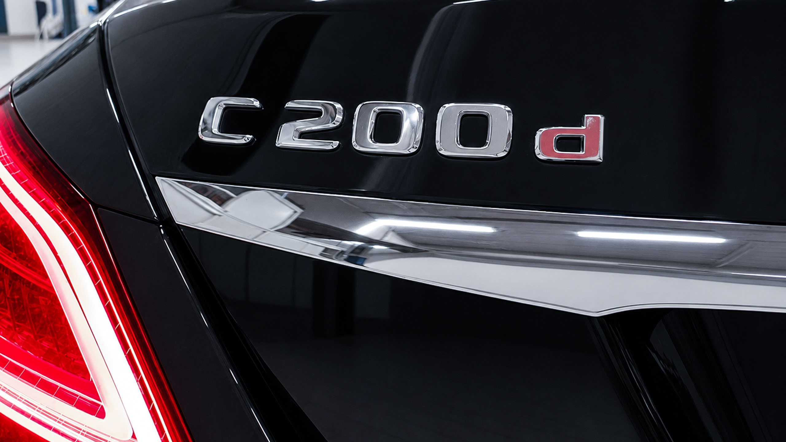 Mercedes C 200d W205 шильдик модели
