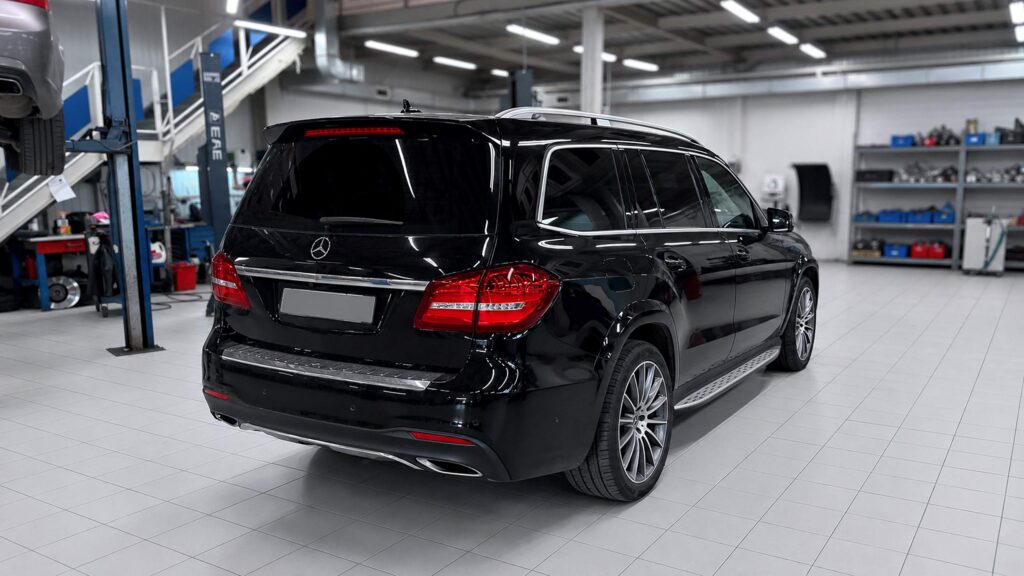 Mercedes GLS 400 4MATIC X166 2017 года с пробегом 186 116 км: GLS 400 X166 на замене тормозных колодок в Юнион Моторс