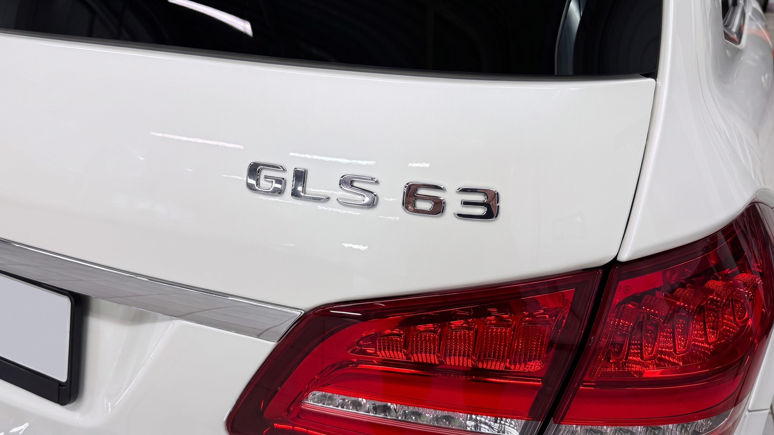 Mercedes GLS 63 AMG X166 шильдик модели