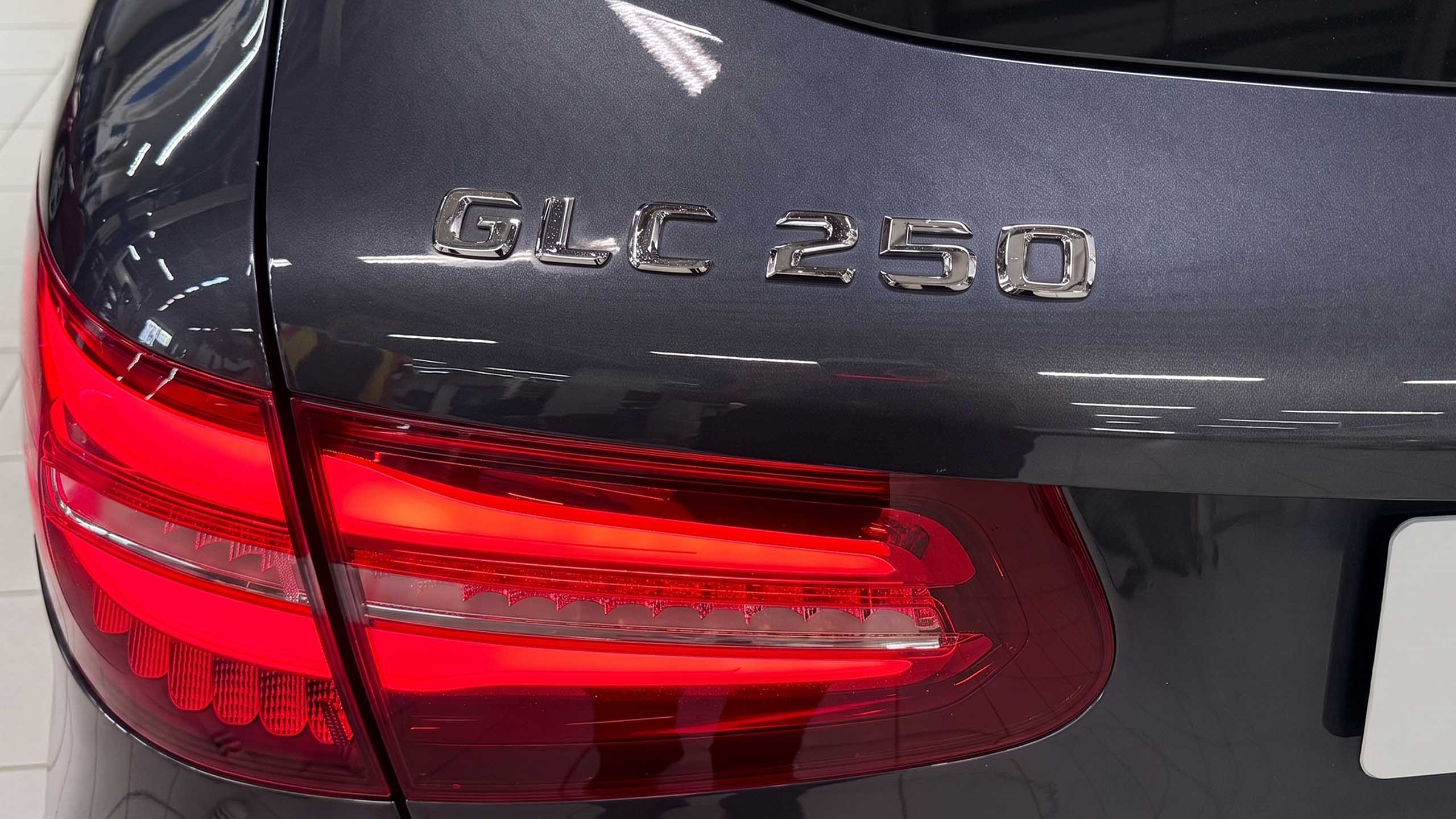 Mercedes GLC 250 X253 шильдик модели