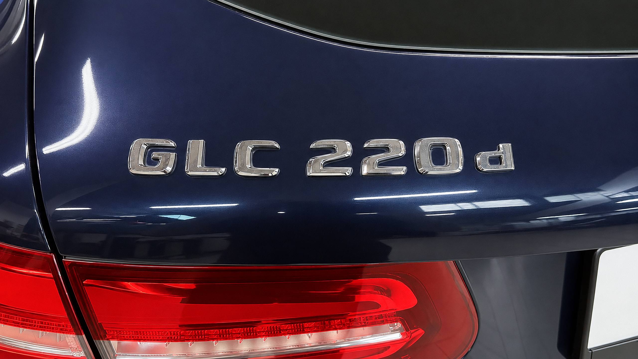 Mercedes GLC 220d 4MATIC X253 шильдик модели