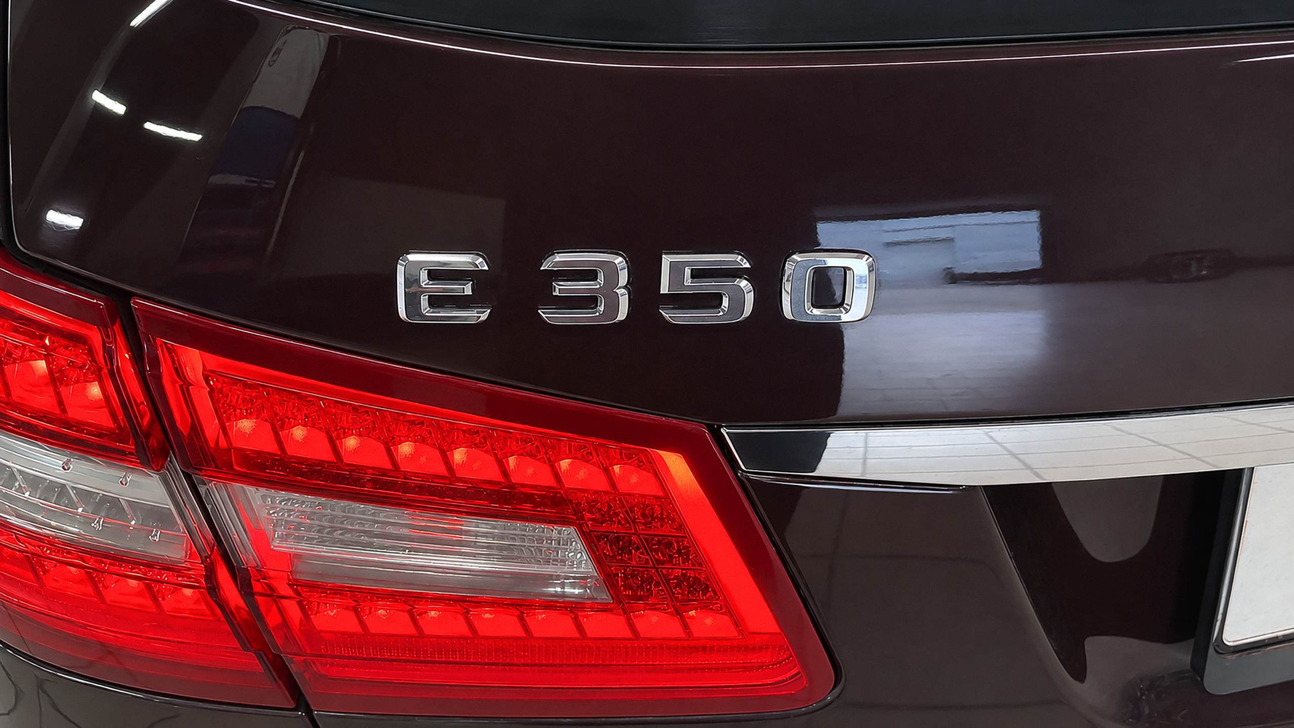 Mercedes E 350 4MATIC W212 шильдик модели