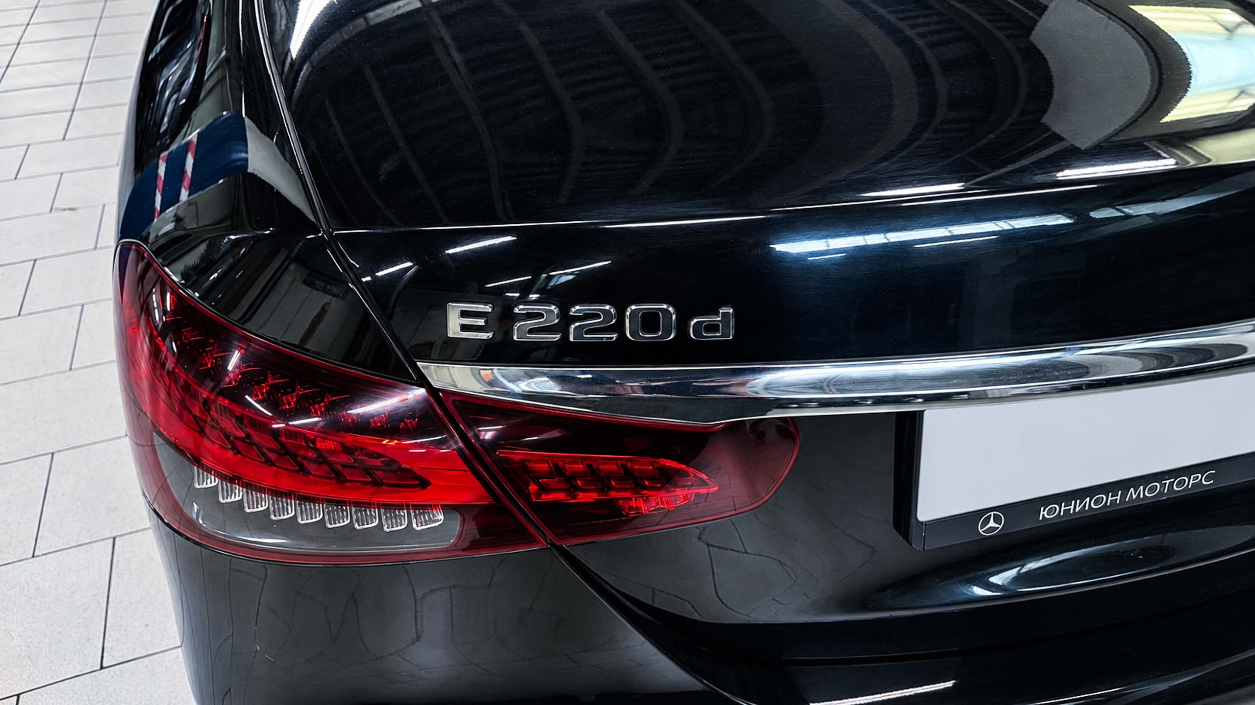 Mercedes E 220d 4MATIC W213 шильдик модели