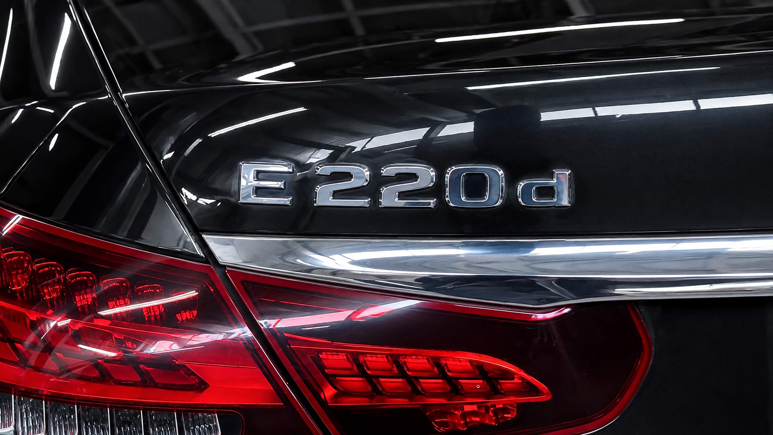 Mercedes E 220d 4MATIC W213 шильдик модели