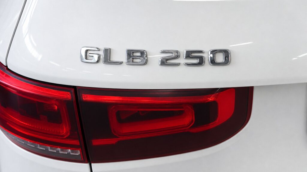 Mercedes GLB X247 шильдик модели