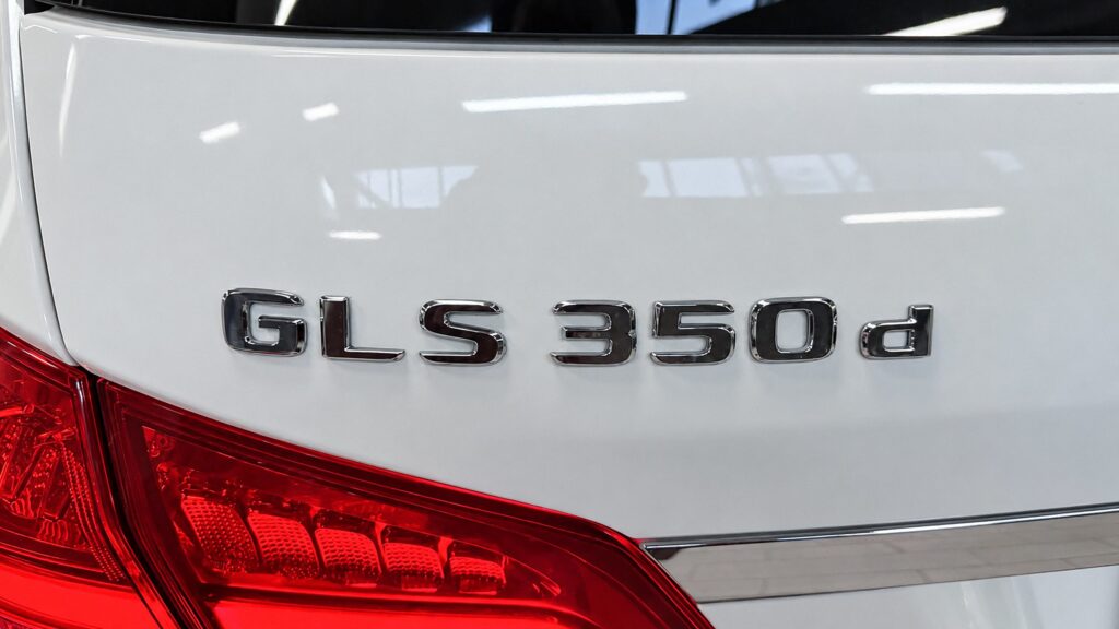 GLS 350d 4MATIC X166 шильдик модели