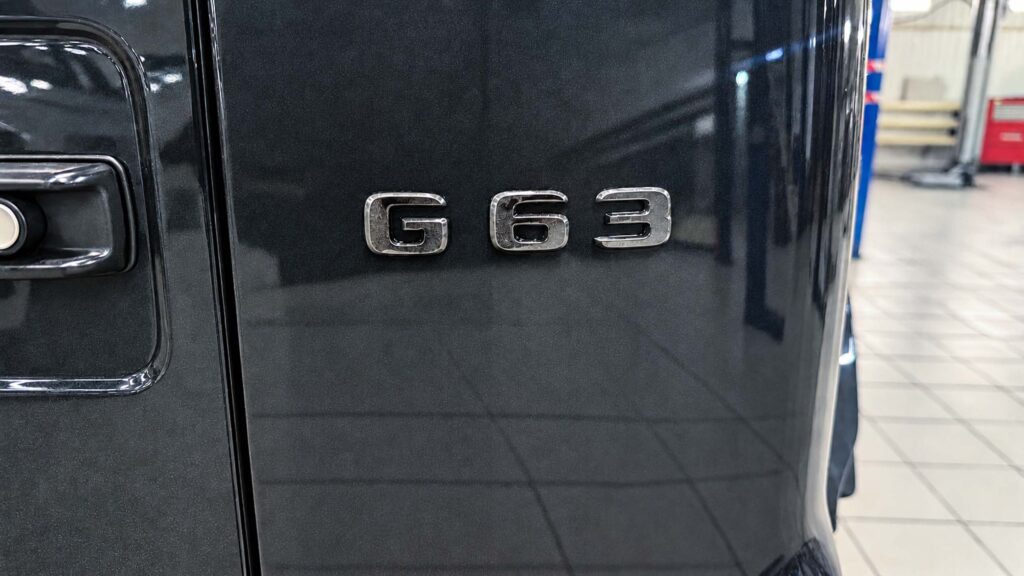 Шильдик Mercedes G 63 AMG